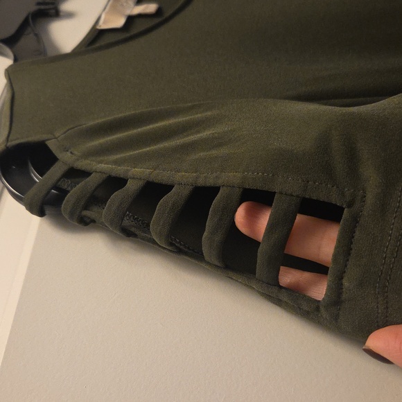 Michael Kors Olive Green Women's Top with Unique Sleeve Design Sz Small - Picture 4 of 5